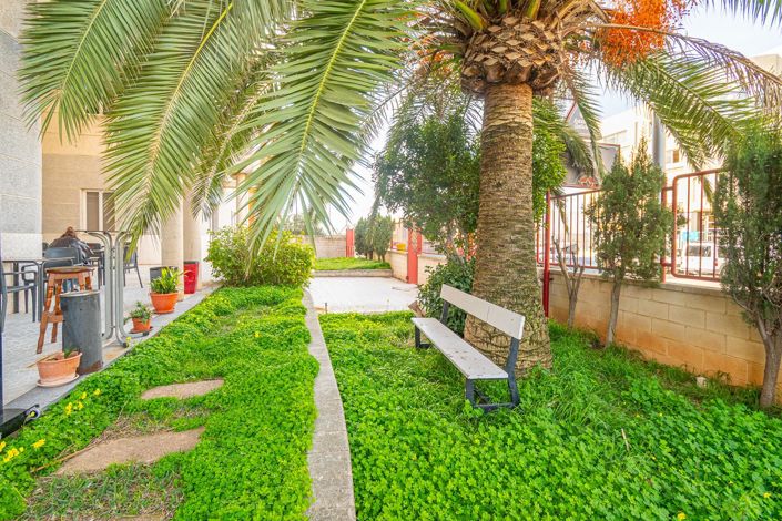 Image No.3-5 Bed Property for sale