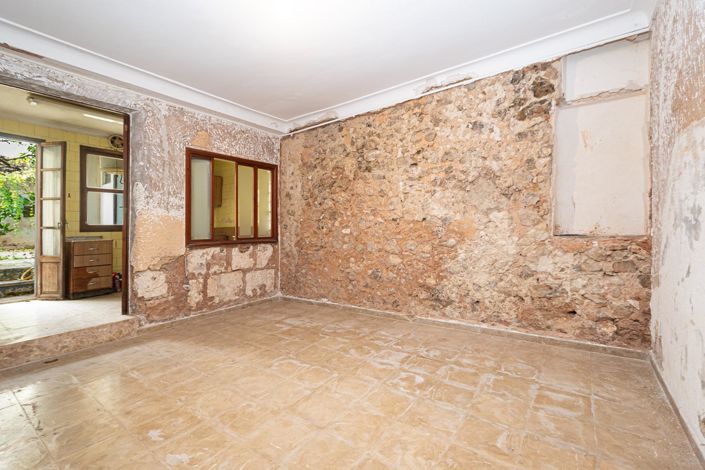 Image No.11-5 Bed Property for sale