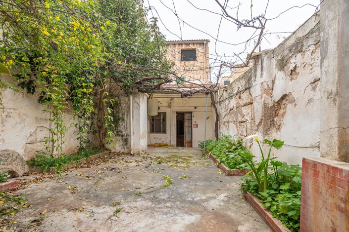 Image No.13-5 Bed Property for sale