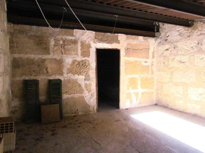 Image No.14-5 Bed Property for sale