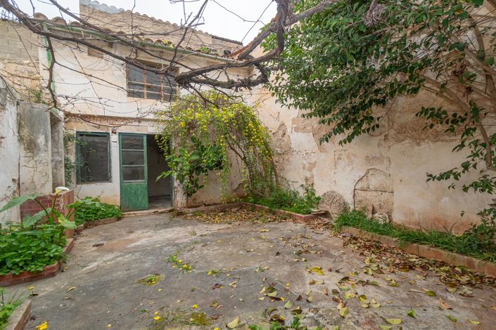 Image No.15-5 Bed Property for sale