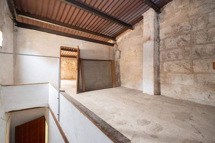 Image No.28-5 Bed Property for sale