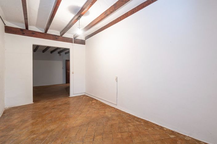 Image No.32-5 Bed Property for sale