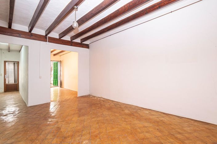 Image No.34-5 Bed Property for sale