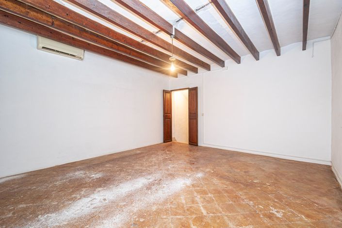 Image No.36-5 Bed Property for sale