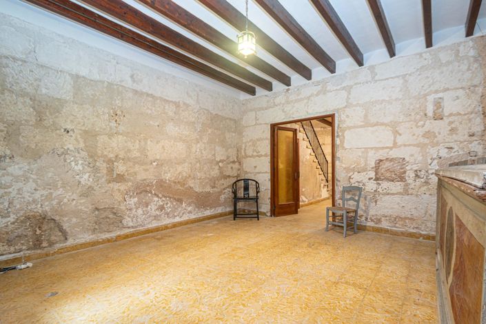 Image No.5-5 Bed Property for sale