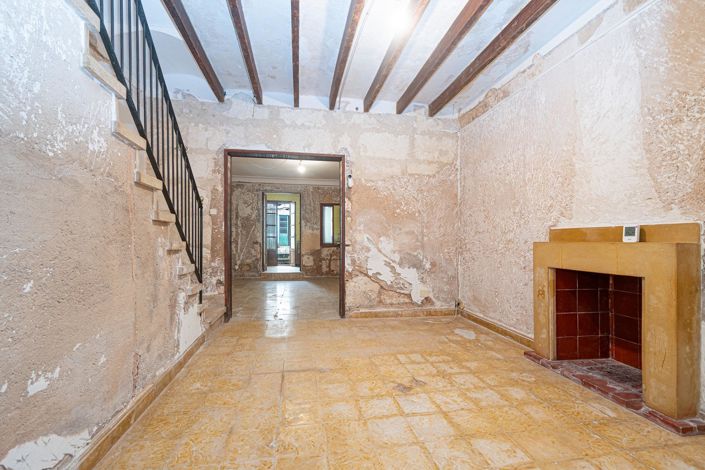 Image No.6-5 Bed Property for sale