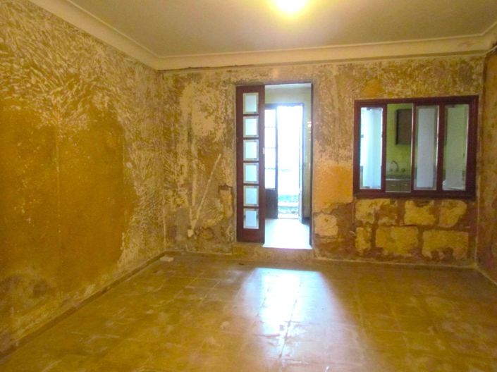 Image No.9-5 Bed Property for sale