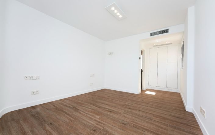 Image No.20-3 Bed Villa for sale