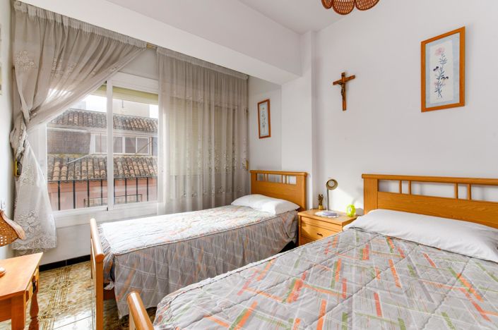 Image No.10-3 Bed Flat for sale