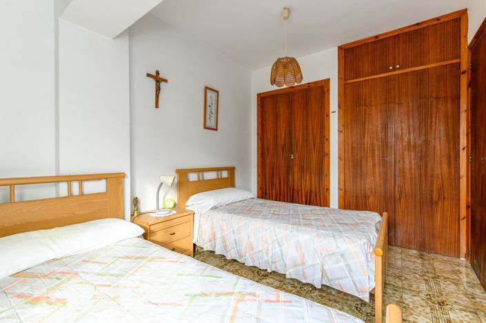 Image No.11-3 Bed Flat for sale