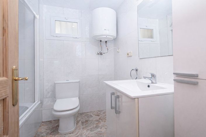 Image No.14-2 Bed Flat for sale