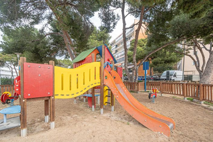 Image No.19-2 Bed Flat for sale