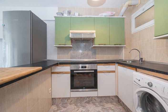 Image No.9-2 Bed Flat for sale