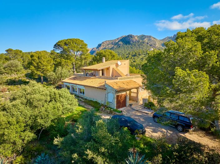 Image No.10-3 Bed Country House for sale