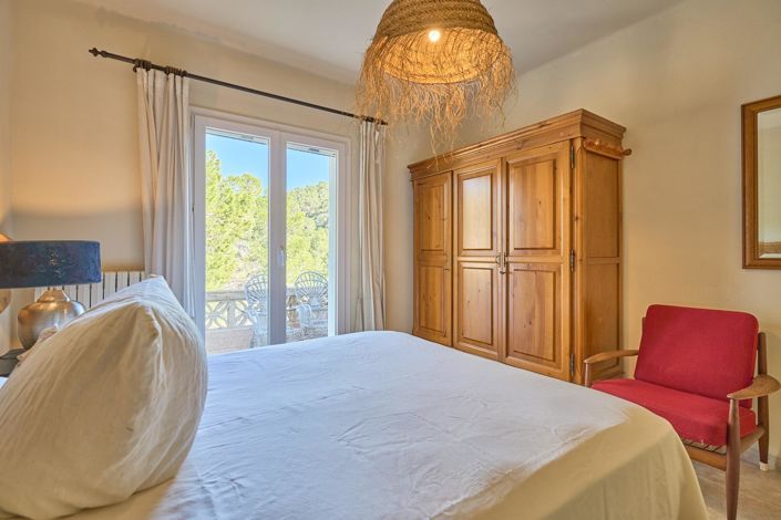 Image No.19-3 Bed Country House for sale