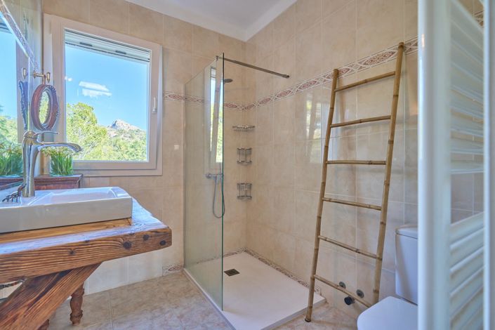 Image No.24-3 Bed Country House for sale