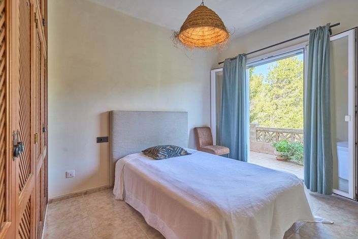 Image No.30-3 Bed Country House for sale