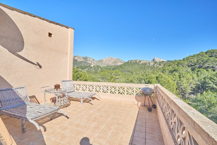 Image No.41-3 Bed Country House for sale