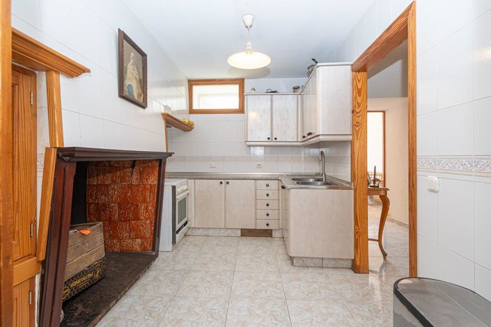 Image No.13-3 Bed Village House for sale