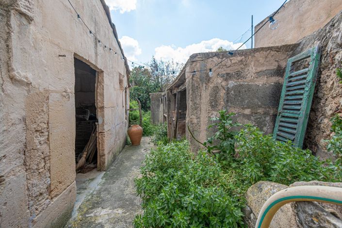 Image No.23-3 Bed Village House for sale