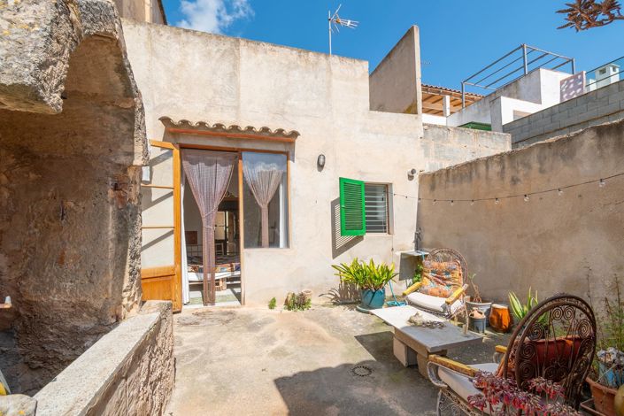 Image No.8-3 Bed Village House for sale