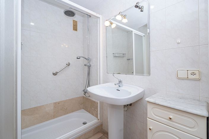 Image No.23-6 Bed Penthouse for sale