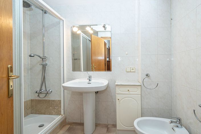 Image No.24-6 Bed Penthouse for sale