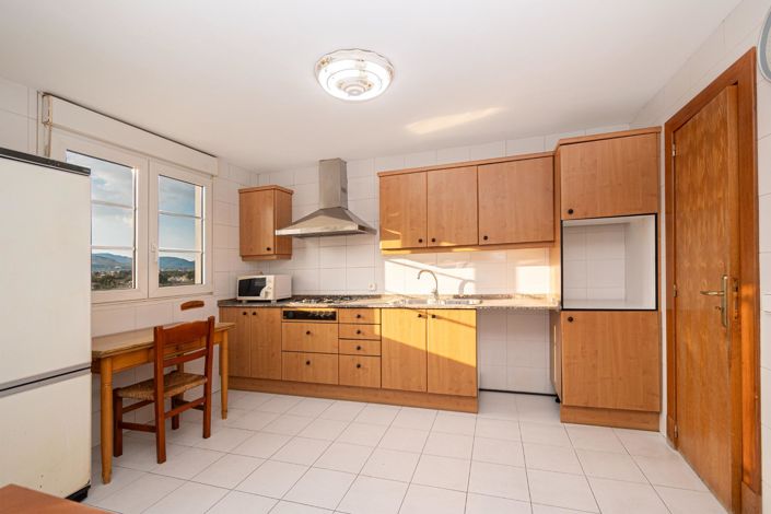 Image No.8-6 Bed Penthouse for sale