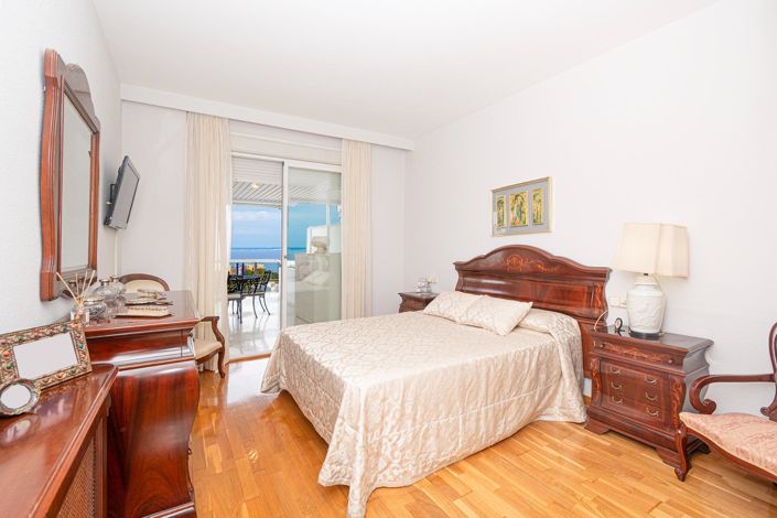 Image No.18-4 Bed Flat for sale