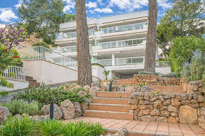 Image No.31-4 Bed Flat for sale