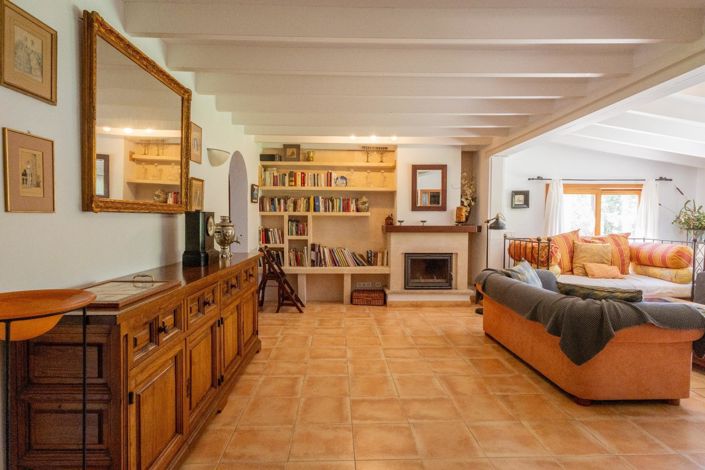 Image No.19-4 Bed Country House for sale