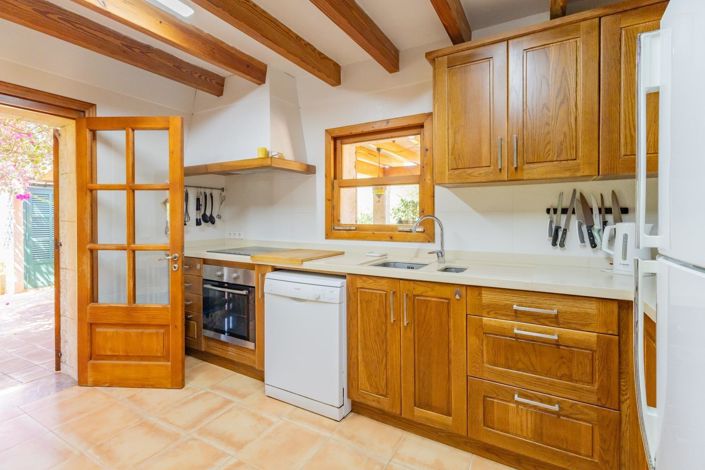 Image No.25-4 Bed Country House for sale