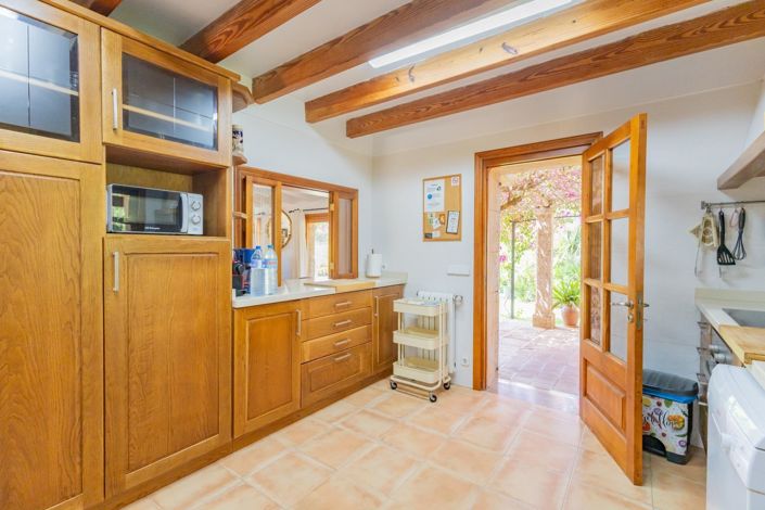 Image No.26-4 Bed Country House for sale