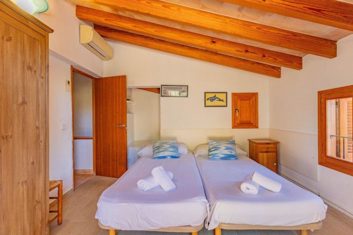 Image No.33-4 Bed Country House for sale