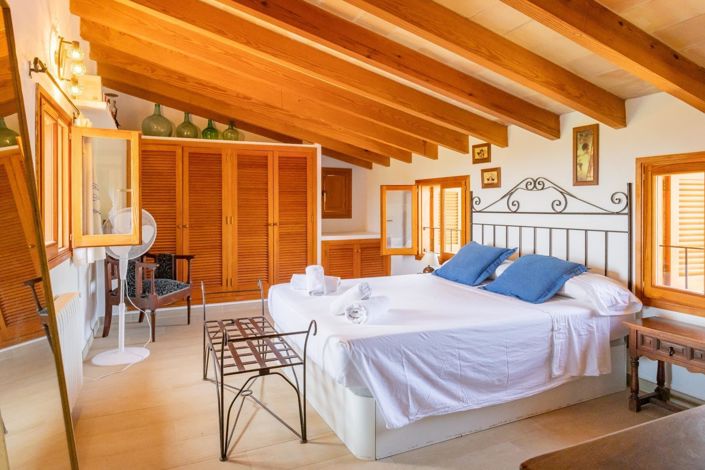 Image No.36-4 Bed Country House for sale