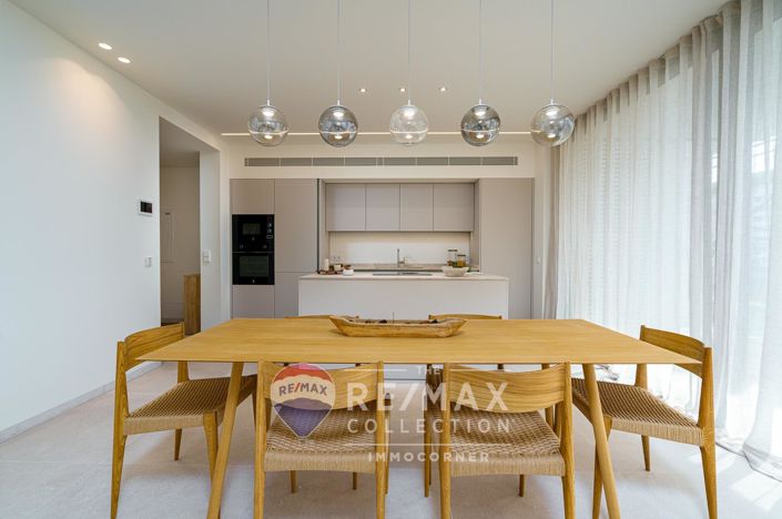 Image No.11-2 Bed Flat for sale