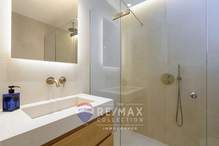 Image No.24-2 Bed Flat for sale