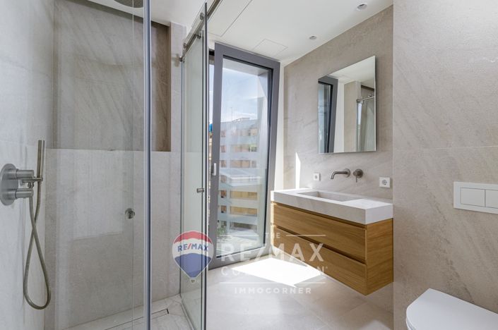 Image No.25-2 Bed Flat for sale