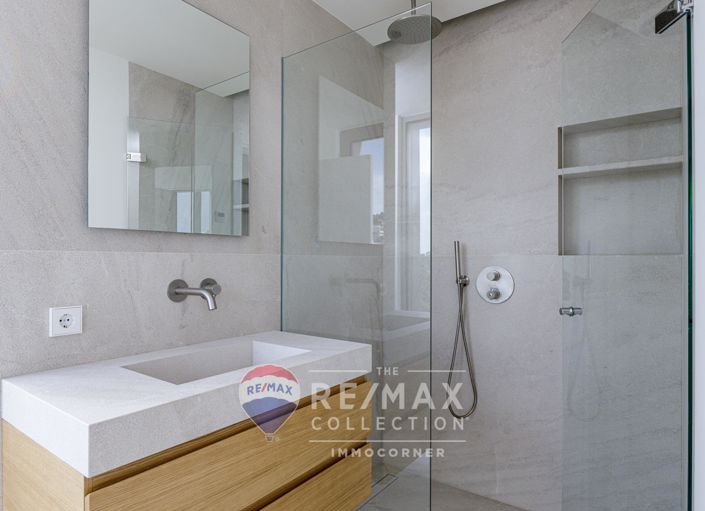 Image No.26-2 Bed Flat for sale