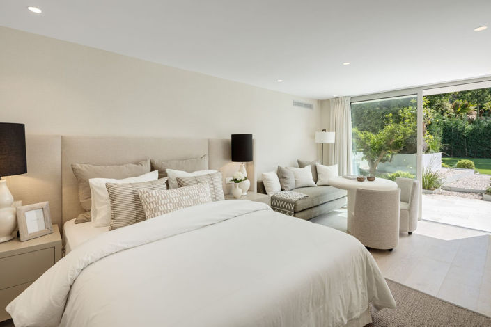 Image No.27-6 Bed Property for sale