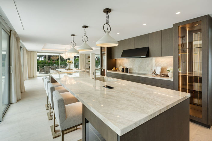 Image No.4-6 Bed Property for sale