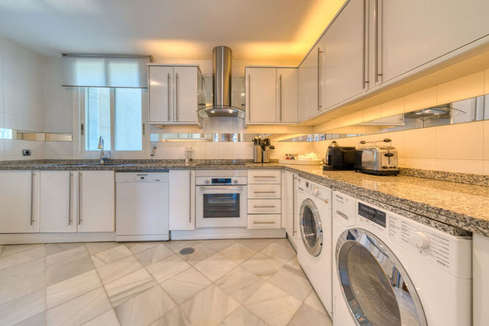 Image No.6-3 Bed Property for sale