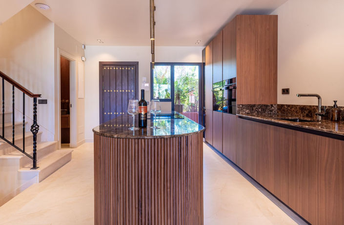 Image No.21-4 Bed Property for sale