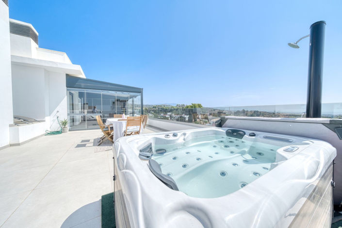 Image No.11-2 Bed Property for sale