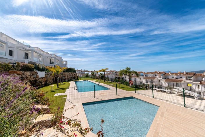 Image No.26-3 Bed Property for sale