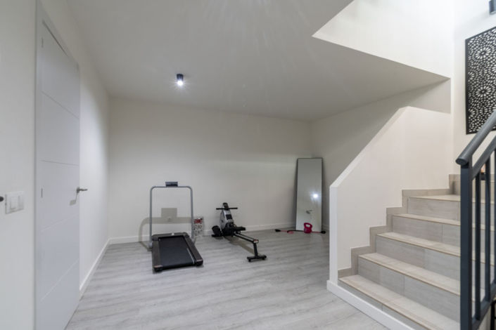 Image No.30-3 Bed Property for sale