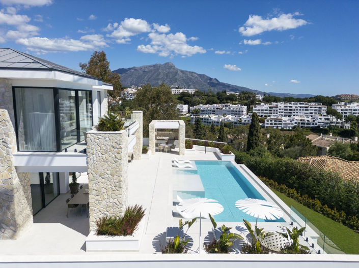 Image No.2-5 Bed Property for sale