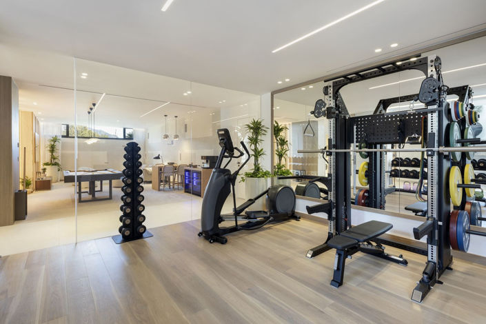 Image No.30-5 Bed Property for sale