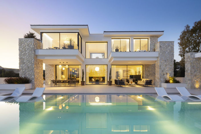 Image No.38-5 Bed Property for sale